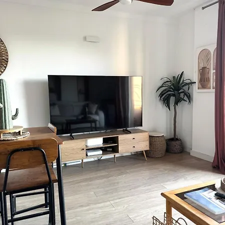 Large Cozy In Cannes דירה